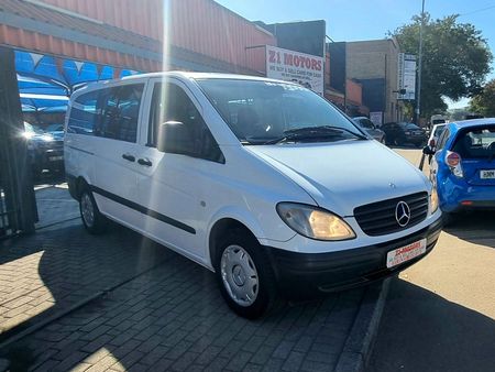 2005-Mercedes-Benz-Vito-115-CDI-CrewBus_1
