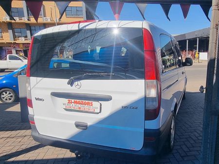 2005-Mercedes-Benz-Vito-115-CDI-CrewBus_2