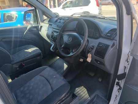 2005-Mercedes-Benz-Vito-115-CDI-CrewBus_4