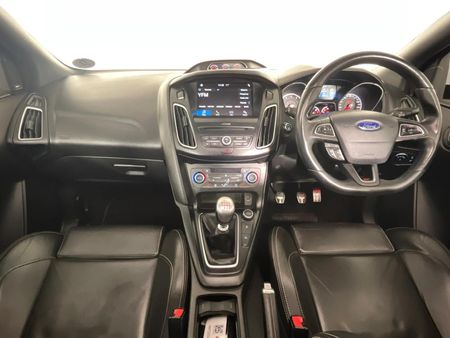 2017-Ford-Focus-20-EcoBoost-ST3_1