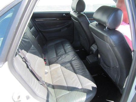 1998-Audi-A4-28-30v-Auto_6