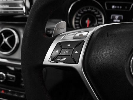 2014-Mercedes-AMG-CLA-45-AMG_12