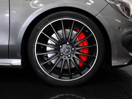 2014-Mercedes-AMG-CLA-45-AMG_6