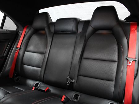 2014-Mercedes-AMG-CLA-45-AMG_8