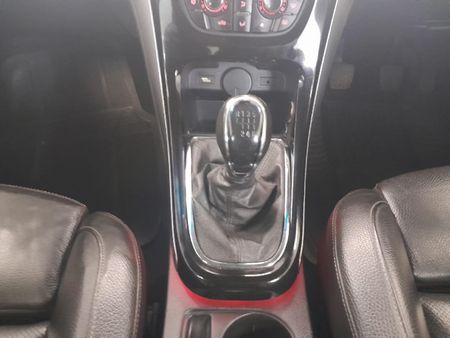 2015-Opel-Astra-16-Essentia_12