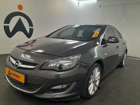 2015-Opel-Astra-16-Essentia_2