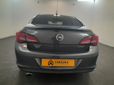 2015-Opel-Astra-16-Essentia_5