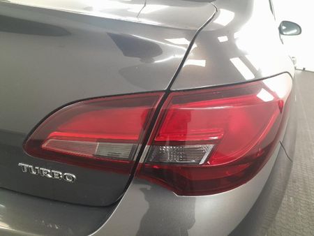 2015-Opel-Astra-16-Essentia_7