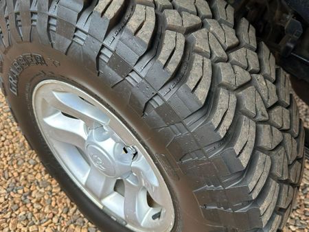 2004-Toyota-Hilux-Legend-35_7