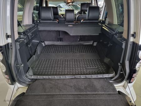 2014-Land-Rover-Discovery-4-30-TD-SD-V6-SE_15