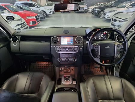 2014-Land-Rover-Discovery-4-30-TD-SD-V6-SE_17
