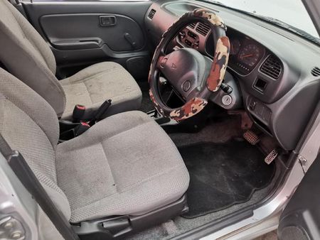 2000-Daihatsu-Cuore-10-Auto_14