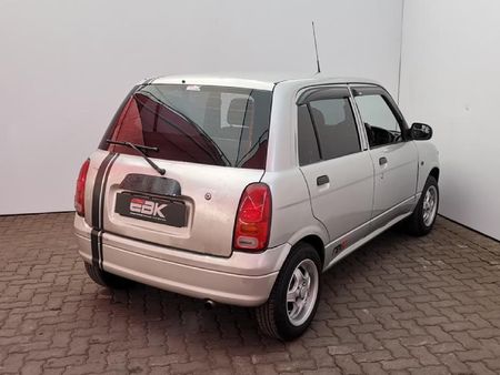 2000-Daihatsu-Cuore-10-Auto_5