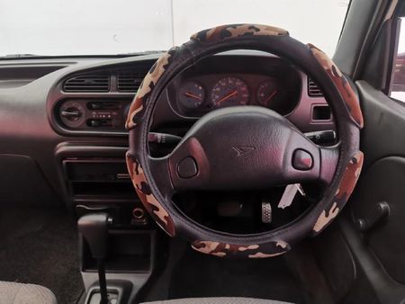 2000-Daihatsu-Cuore-10-Auto_8