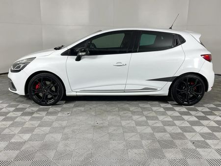 2016-Renault-Clio-IV-16-RS-200-Auto-Cup_17