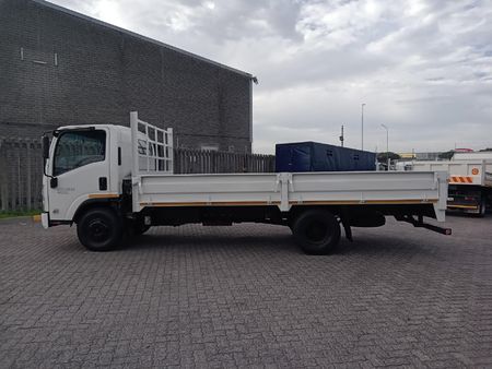 2018-Isuzu-NPR-400-Fc-Cc_3
