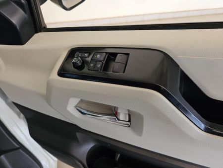 2021-Toyota-Quantum-28-GL-11-seat_12