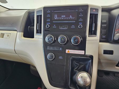 2021-Toyota-Quantum-28-GL-11-seat_14