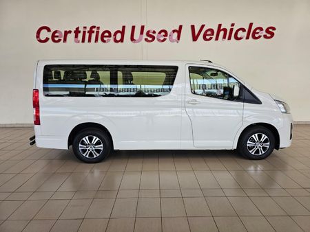 2021-Toyota-Quantum-28-GL-11-seat_2