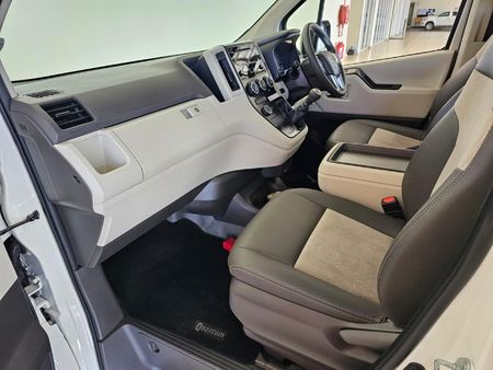 2021-Toyota-Quantum-28-GL-11-seat_4