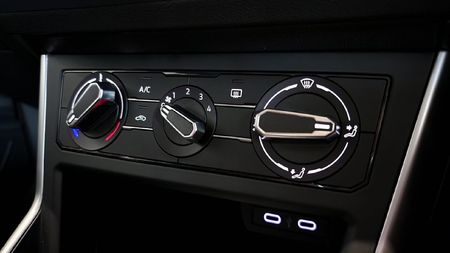 2026-Volkswagen-Polo-10-TSI-Life_10
