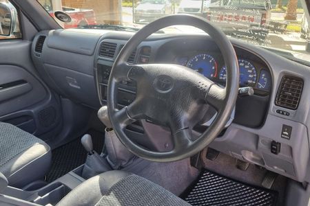2005-Toyota-Hilux-30-KZ-TE-Raider-4x4-Double-Cab_13