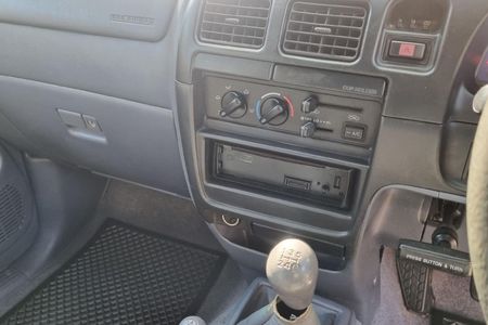 2005-Toyota-Hilux-30-KZ-TE-Raider-4x4-Double-Cab_15