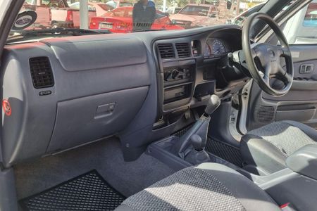 2005-Toyota-Hilux-30-KZ-TE-Raider-4x4-Double-Cab_23