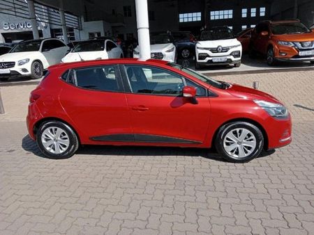 2018-Renault-Clio-IV-900T-Authentique-5-dr-66kW_3