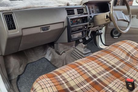 1991-Nissan-1-Tonner-18-LWB-Single-Cab_17