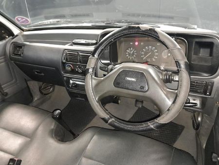 1989-Mazda-Rustler-1400_12