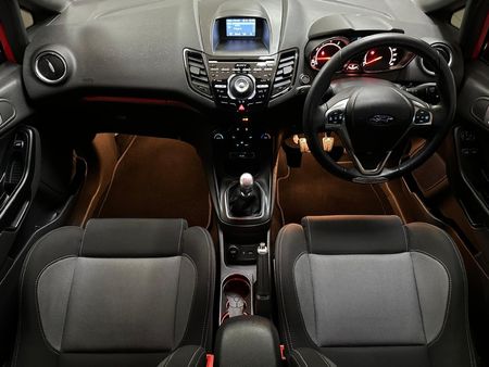 2016-Ford-Fiesta-ST-16-EcoBoost-GDTi_7