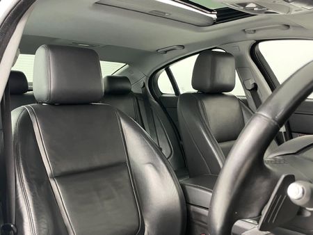 2013-Jaguar-XF-22-D-Premium-Luxury_11