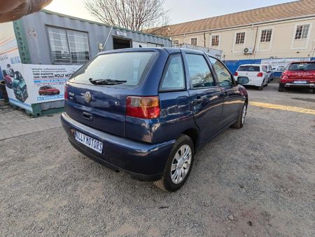 2002-Volkswagen-Polo-Playa-14-S_12