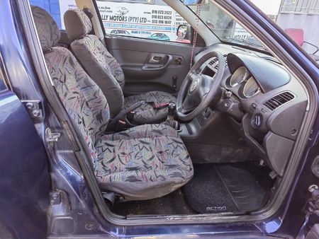 2002-Volkswagen-Polo-Playa-14-S_13