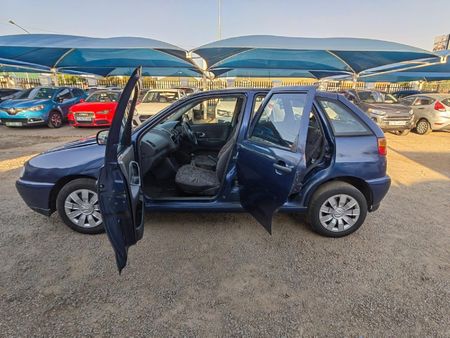 2002-Volkswagen-Polo-Playa-14-S_3