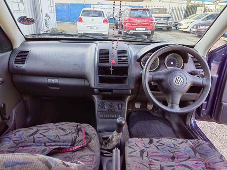 2002-Volkswagen-Polo-Playa-14-S_5