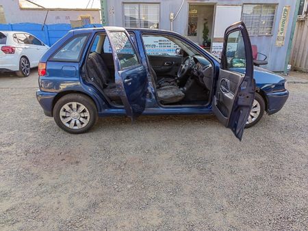 2002-Volkswagen-Polo-Playa-14-S_7