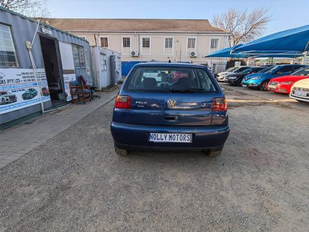 2002-Volkswagen-Polo-Playa-14-S_8