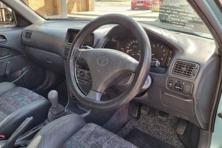2000-Toyota-Corolla-180i-GLE_13