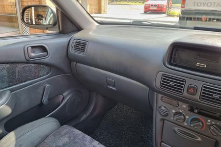 2000-Toyota-Corolla-180i-GLE_15