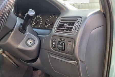 2000-Toyota-Corolla-180i-GLE_18