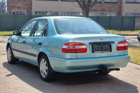 2000-Toyota-Corolla-180i-GLE_1