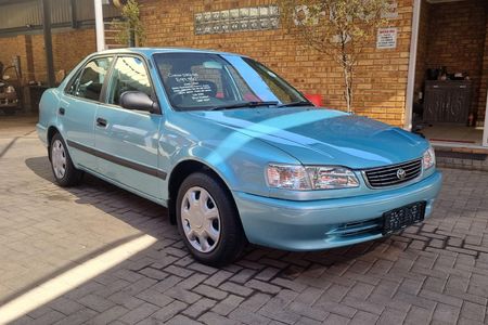 2000-Toyota-Corolla-180i-GLE_2