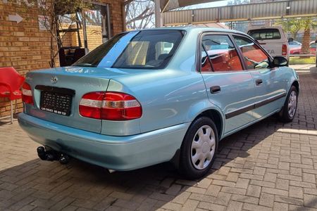 2000-Toyota-Corolla-180i-GLE_3