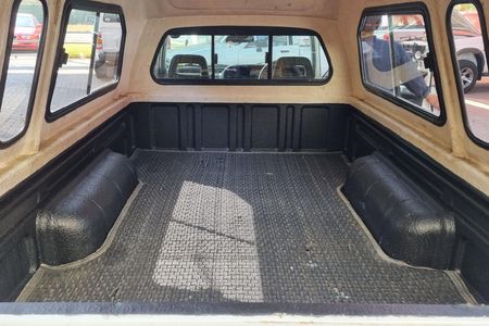 1999-Ford-Courier-2500D-LWB_11