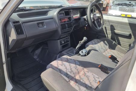 1999-Ford-Courier-2500D-LWB_20