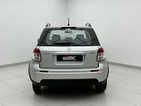 2010-Suzuki-SX4-20-AWD_4