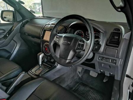 2021-Isuzu-D-Max-300-LX-Auto-Double-Cab_10