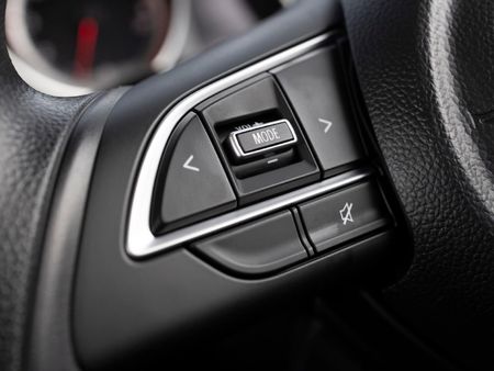 2024-Suzuki-Swift-12-GL_7